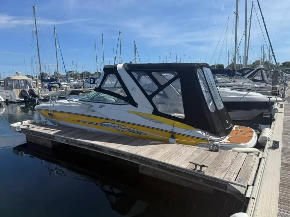 2005 Crownline 275 Ss Boat for Sale in chichester Marina