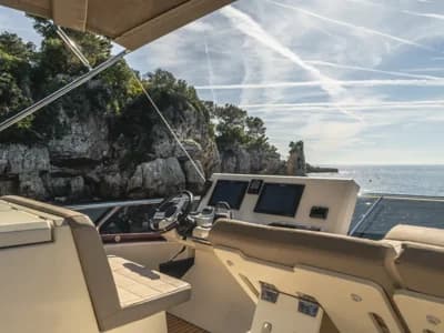 2018 Prestige 520 Fly Boat for Sale in Antibes 3