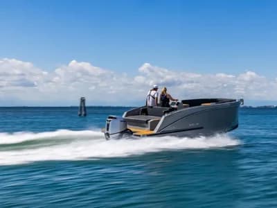 Maxima 680 Sport Lounge Boat for Sale 3
