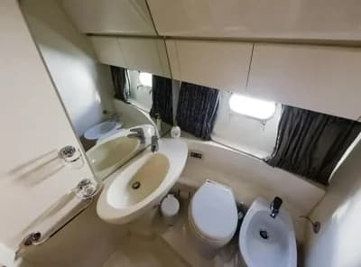 2007 Ferretti Yachts 460 Boat for Sale 3