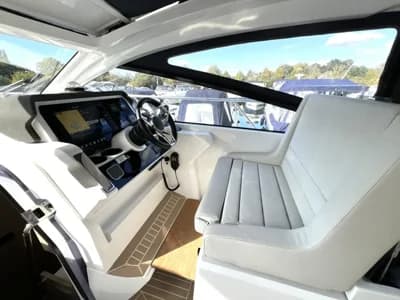 2023 Sealine S390 Boat for Sale in Chertsey 3