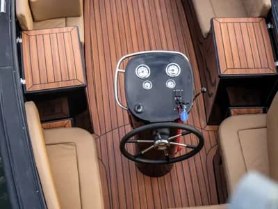 Maxima 650 Flying Lounge Boat for Sale 3