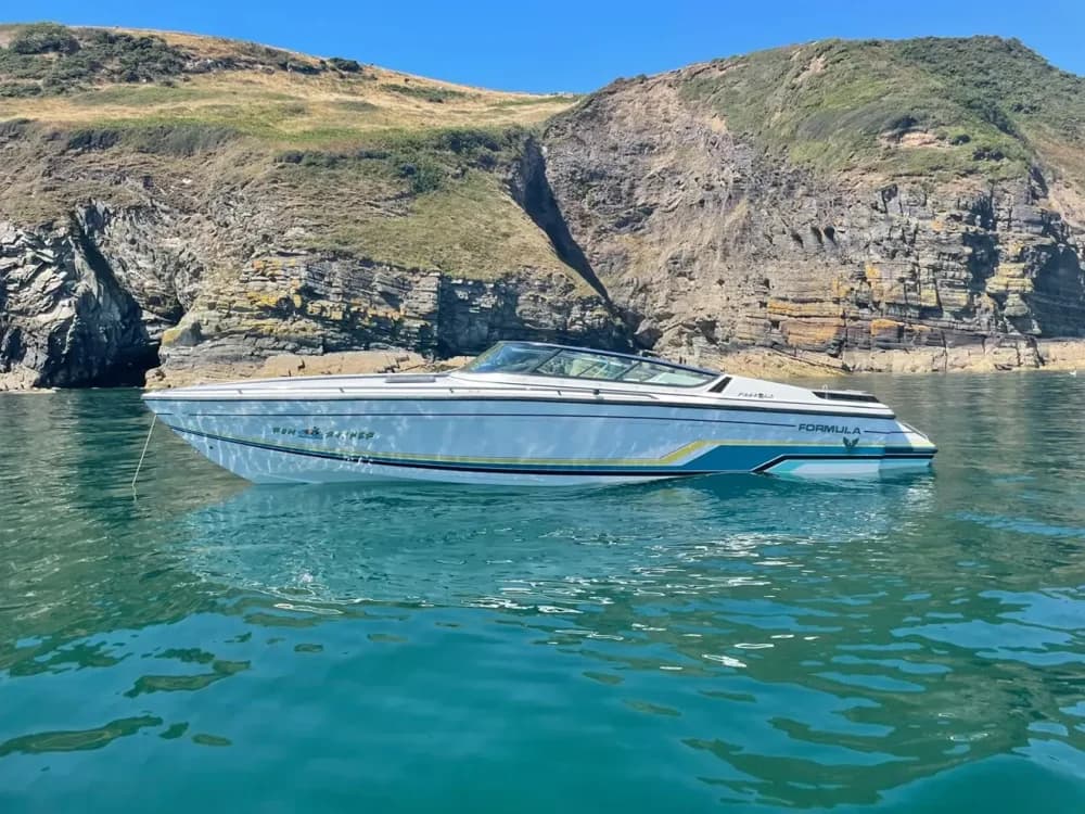 1990 Formula 242 Ls Boat for Sale in Chichester