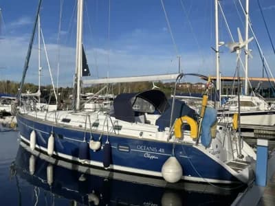 2000 Beneteau Oceanis 411 Boat for Sale in Newcastle upon Tyne 2