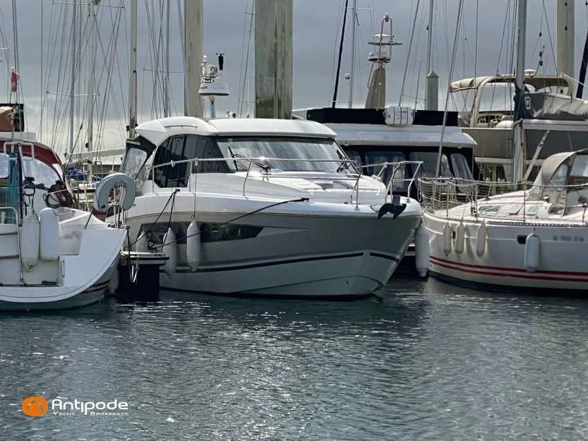 JEANNEAU NC 33