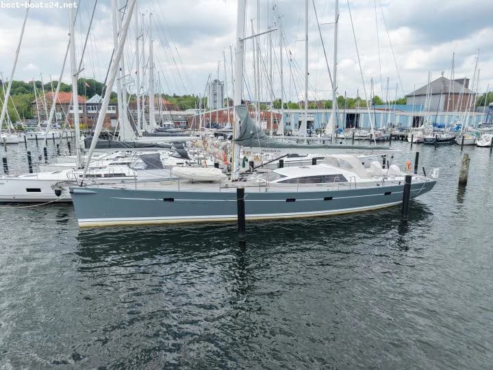 GRAND SOLEIL 70