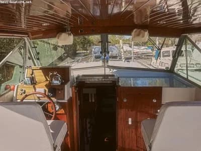 CHRIS CRAFT 31 COMMANDER 3