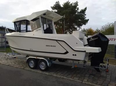 QUICKSILVER CAPTUR 705 PILOTHOUSE 2