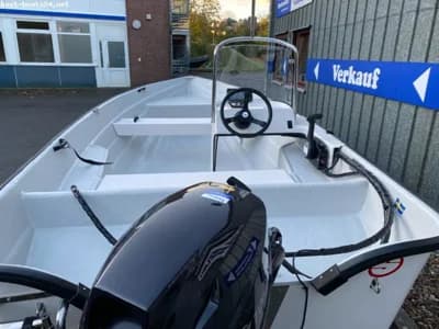 SANDSTROEM BASIC 460 S AUSSTELLUNGSBOOT NEU 3