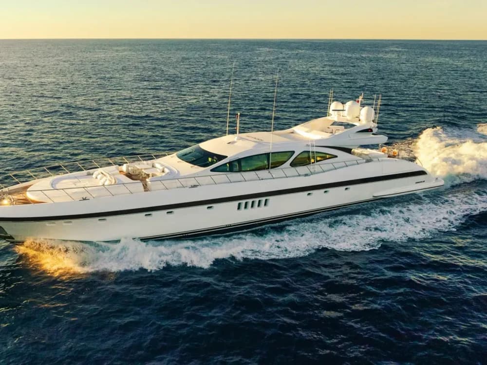 2007 Overmarine Mangusta 130 Boat for Sale in Antibes