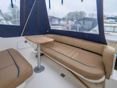 1997 Sea Ray 250 Sundancer Boat for Sale in Upton upon Severn 3