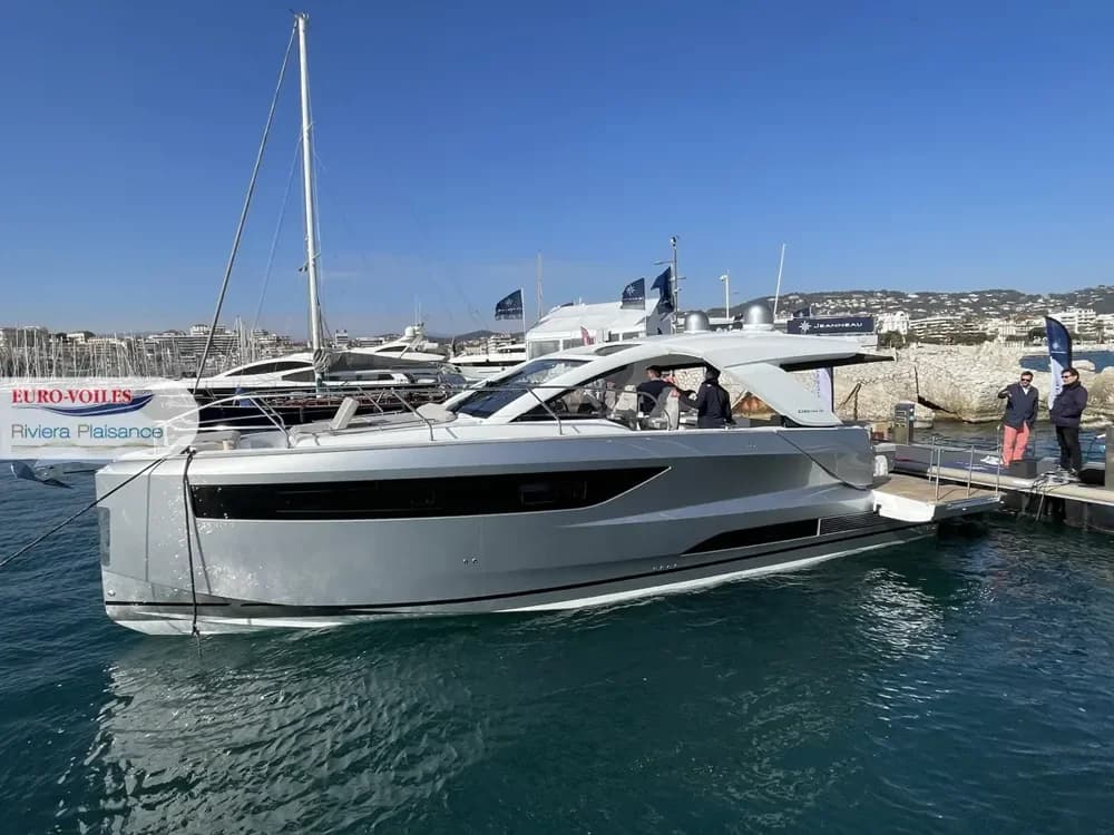 2025 Jeanneau DB 43 IB Boat for Sale