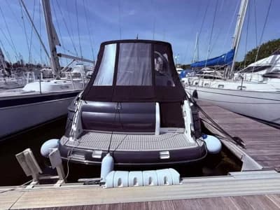 1999 Princess V42 Boat for Sale in Chichester Marina 2