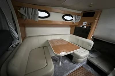 2001 Regal Commodore 2960 | 28.9 ft 3