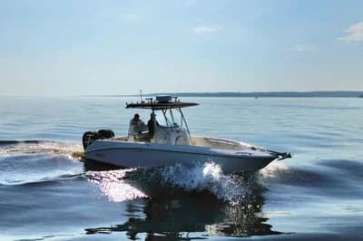 2005 Boston Whaler 270 Outrage | 27ft 3