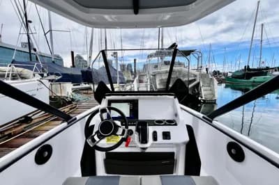 2023 Axopar 22 T-Top | 22 ft 3