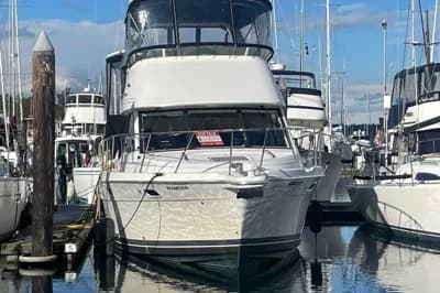 1996 Bayliner 4087 Aft Cabin Motoryacht | 40 ft 2