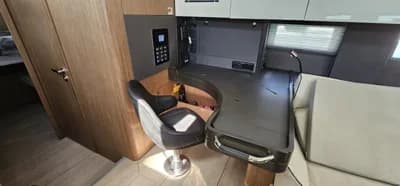 Beneteau Oceanis Yacht 62 5