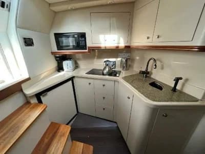 2001 Cruisers Yachts 3470 Express | 34 ft 3