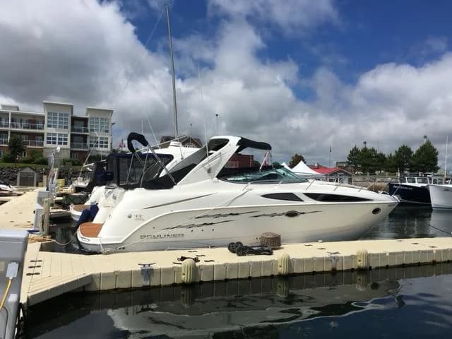 2010 Bayliner 335 | 33 ft