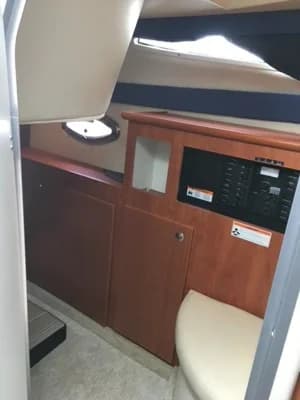 2010 Bayliner 335 | 33 ft 3