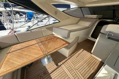 2011 Azimut Atlantis 40 | 39.2 ft 3