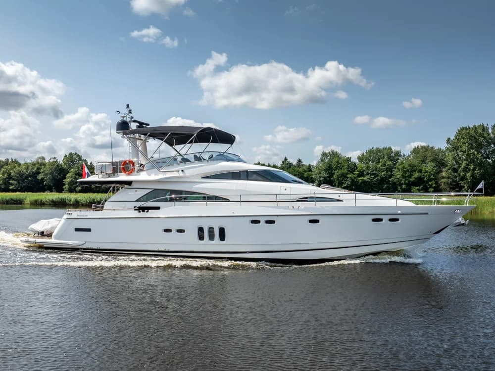 2009 Fairline Squadron 70 | 72.8 ft