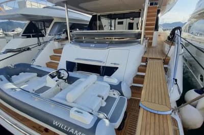 2022 Princess X80 | 82.4 ft 3