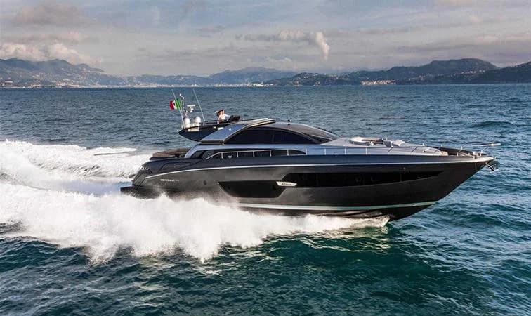 2017 Riva 88' Domino Super | 88ft