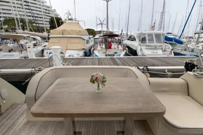 2016 Monte Carlo Yachts MC5 | 49.5 ft 3