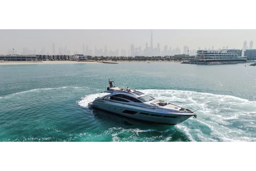 2022 Pershing 8X | 83 ft