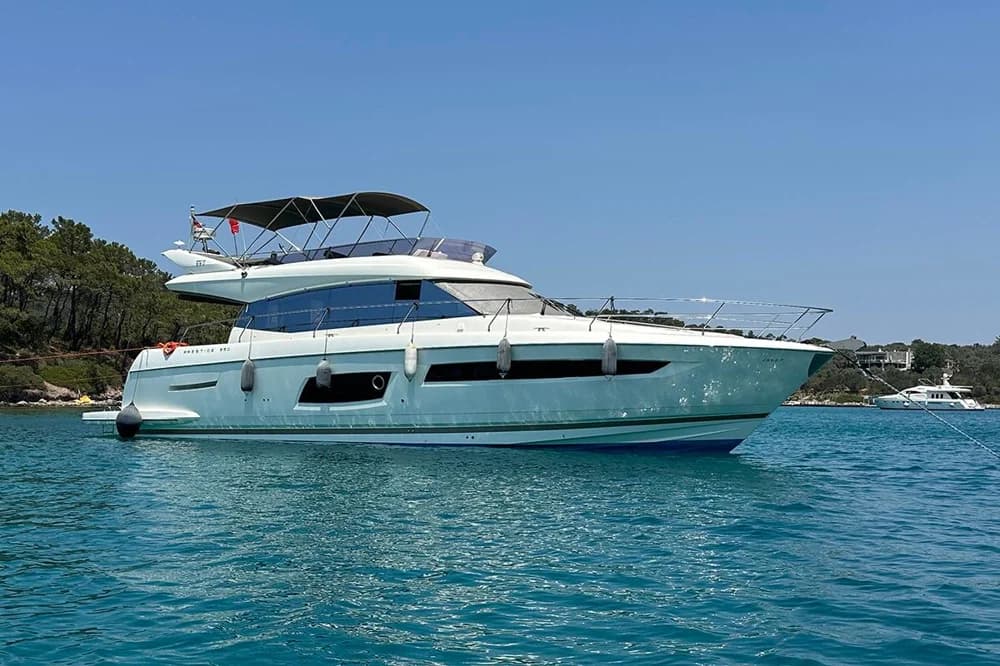 2016 Prestige 550 | 58.7 ft