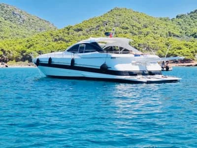2000 Pershing 54 | 55.8 ft 2