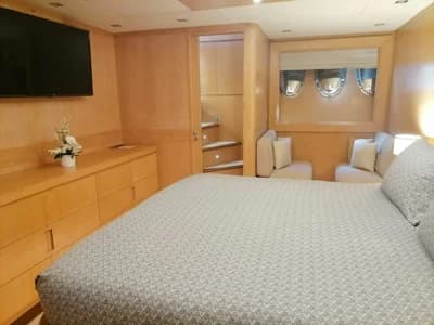 2009 Posillipo 85 | 86.9 ft 3