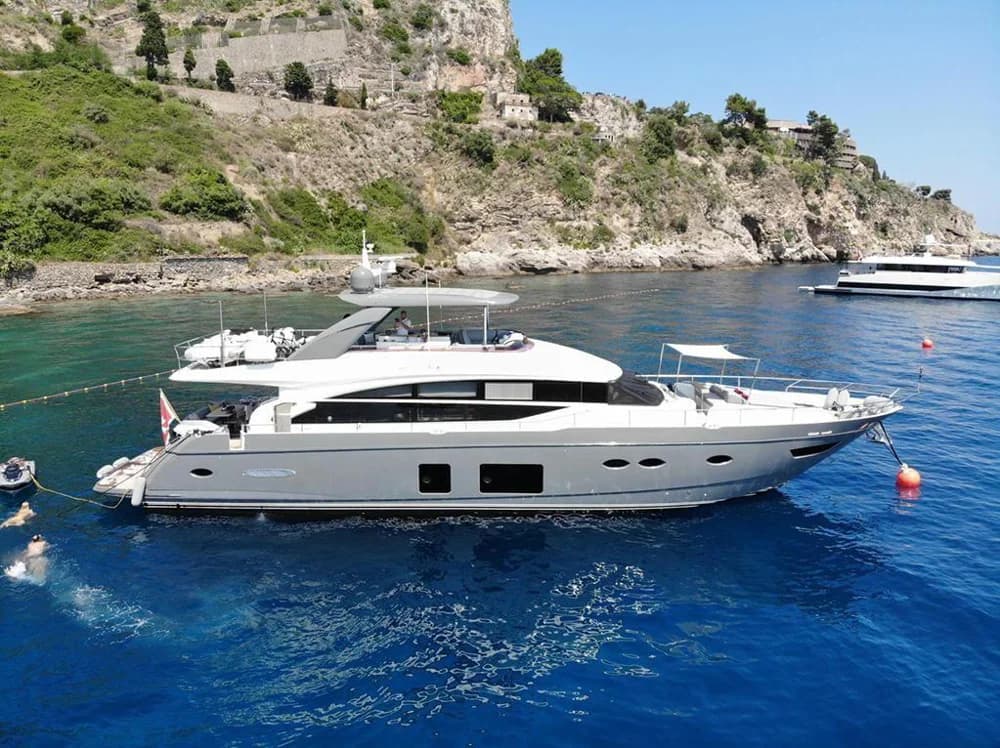2014 Princess 82 Motor Yacht | 83.7 ft