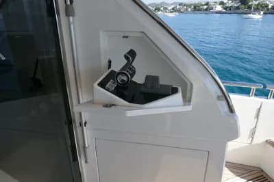 2022 Princess Y72 | 74.8 ft 3