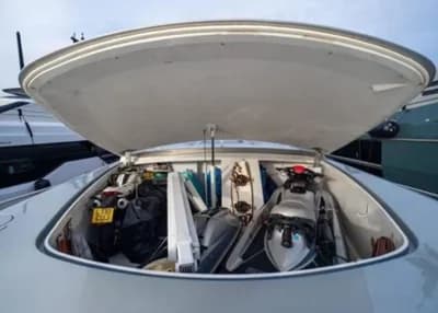 2010 Pershing 115 | 113.2 ft 3