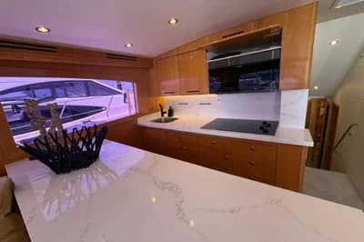 2003 Hatteras 54 Convertible | 54 ft 3