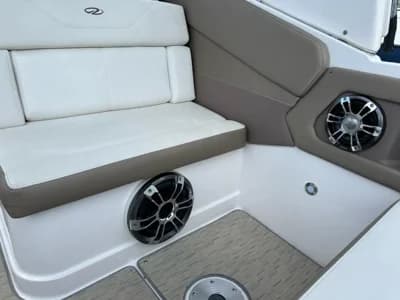 2017 Regal 28 Express | 28.8 ft 3
