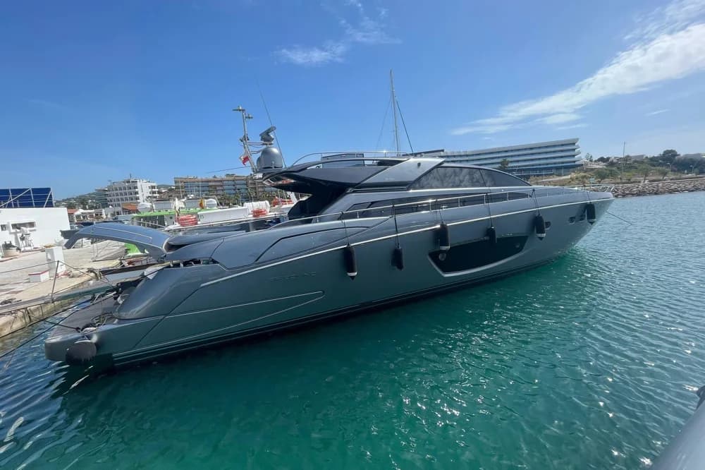 2010 Riva 86' Domino | 86.6 ft