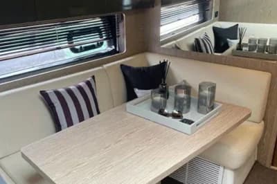 2018 Azimut Atlantis 43 | 45.5 ft 3