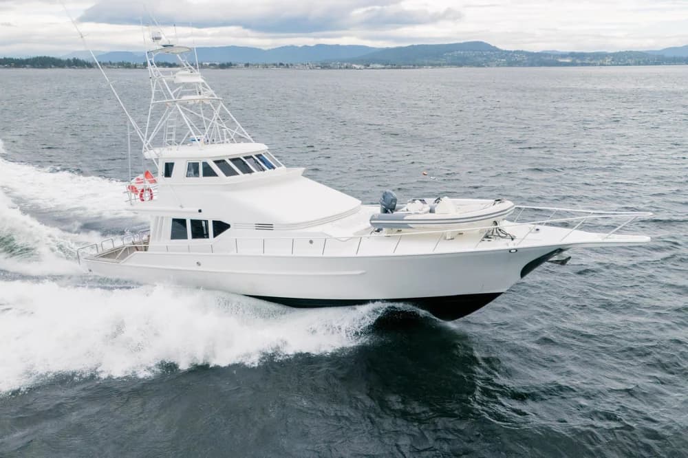 2002 Striker 76 Sportfish Motor Yacht | 76 ft