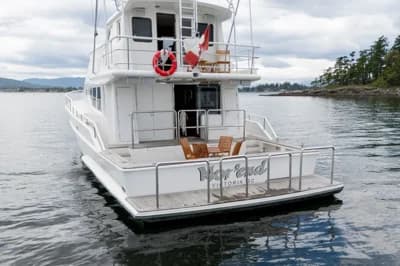 2002 Striker 76 Sportfish Motor Yacht | 76 ft 3