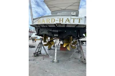 2001 Hatteras 70 Convertible | 73ft 2