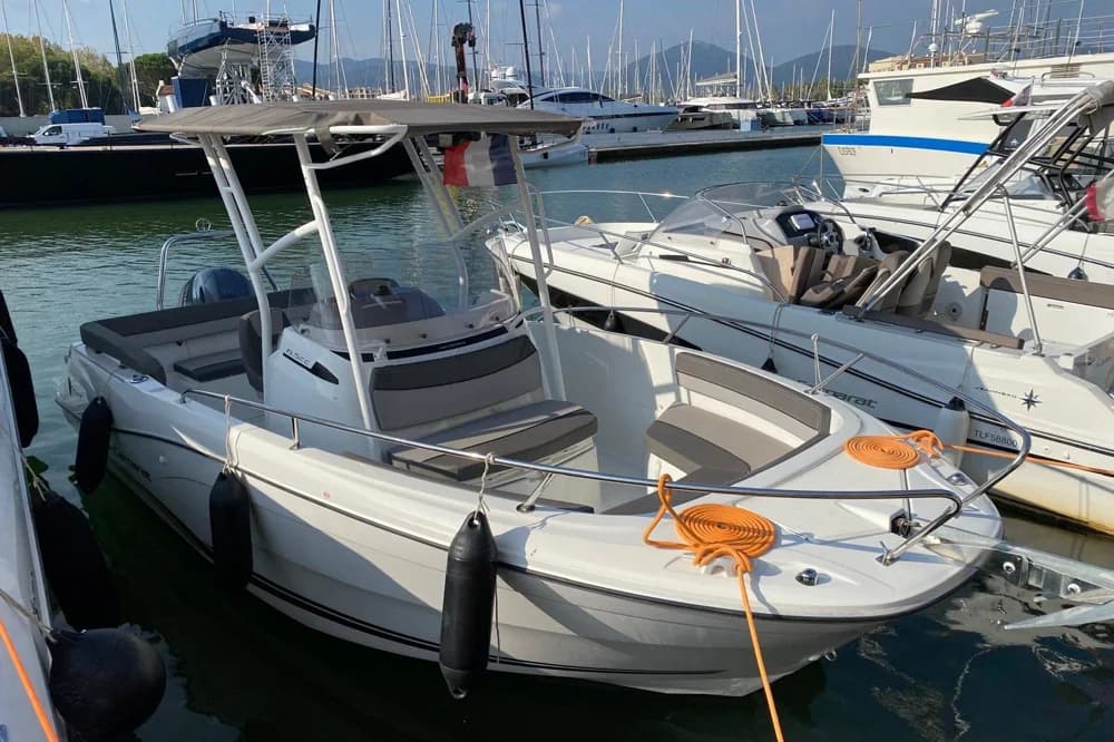 2023 Jeanneau Cap Camarat 6.5 CC Serie 3 | 20.1 ft