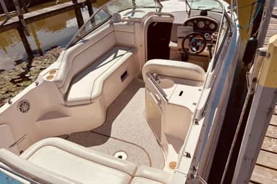 2004 Rinker Fiesta Vee 250 | 27.1 ft 3