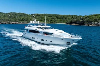2010 Sunseeker 30 Metre Yacht | 98.4 ft 2