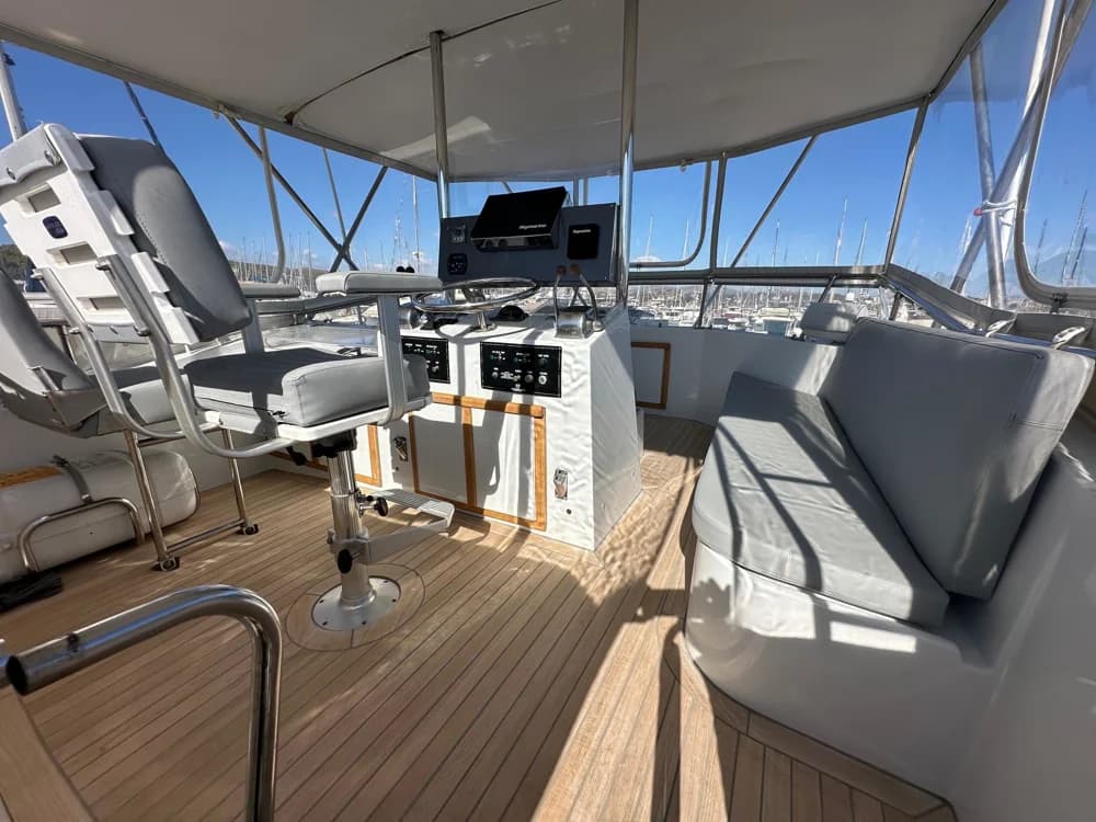 1979 Hatteras 46 Convertible | 46.6 ft