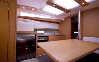2021 Dufour 390 | 39.4 ft 3