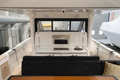 2020 Windy SR 44 BLACKHAWK | 42.7 ft 3